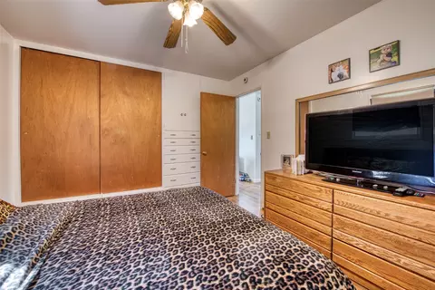 Bedroom - 417 S 8th St, Hamilton, MT 59840 photo 2 of 4