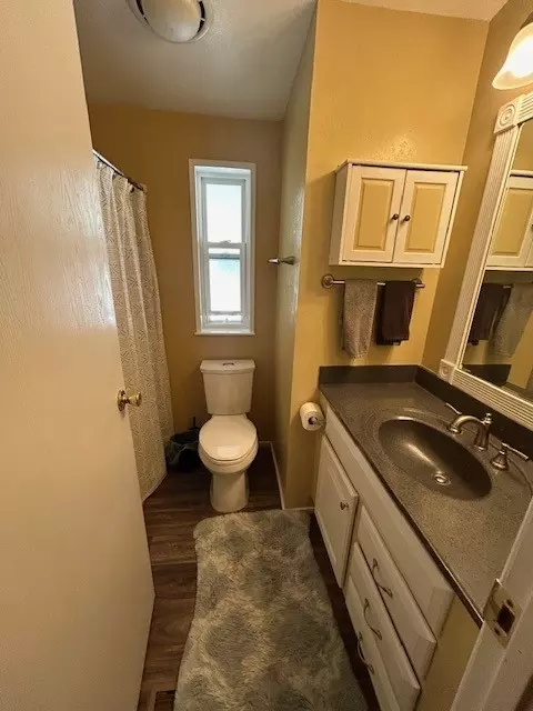 Bath - 103 Silverbow Ct, Victor, MT 59875 photo 2 of 5