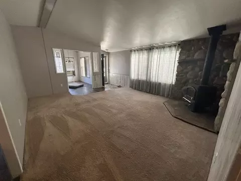 Living - 103 Silverbow Ct, Victor, MT 59875 photo 3 of 4