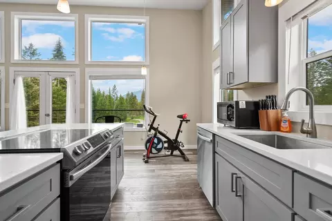 Kitchen - 11 Makoha Dr, Libby, MT 59923 photo 2 of 2