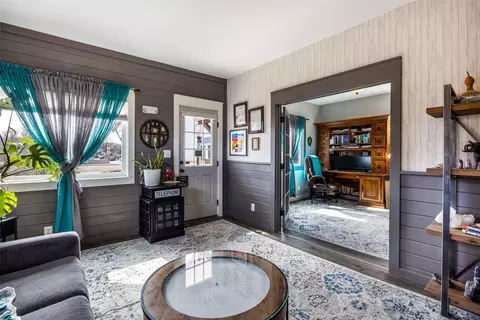 Entry Way - 107 3rd Ave E, Polson, MT 59860 photo 2 of 4