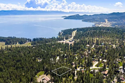 267 Lakeview Dr, Lakeside, MT 59922