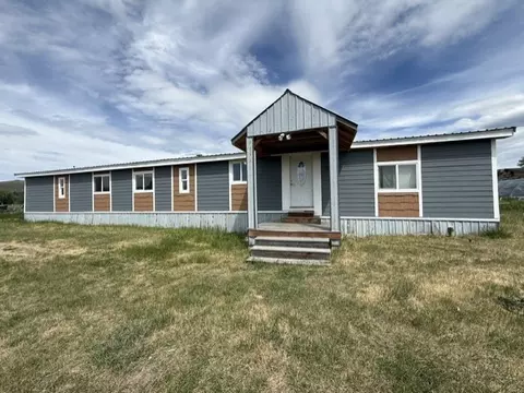 1425 Christianson Ln, Stevensville, MT 59870