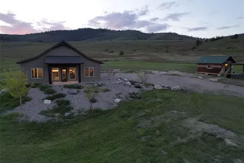 25421 Three Moon Dr, Elmo, MT 59915