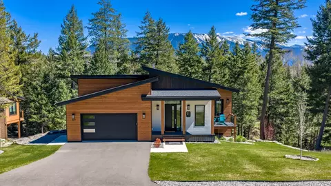 327 Gleneagles Trl, Columbia Falls, MT 59912