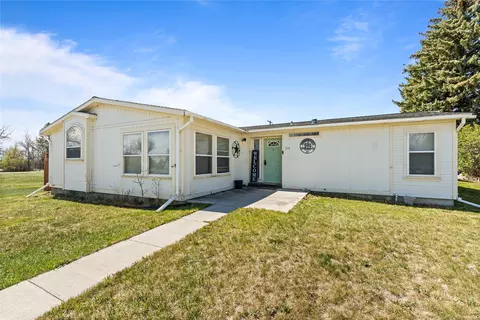 124 7th Ave SW, Choteau, MT 59422