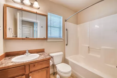 Bath - 101 Silverberry St, Hamilton, MT 59840 photo 1 of 2
