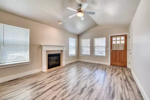 Living - 101 Silverberry St, Hamilton, MT 59840 photo 4 of 5