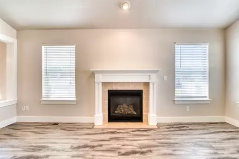 Living - 101 Silverberry St, Hamilton, MT 59840 photo 3 of 5