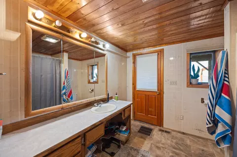 Bath - 784 Pluid Rd, Eureka, MT 59917 photo 2 of 2
