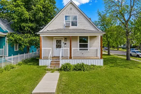 321 7th St S, Great Falls, MT 59405