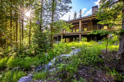 92 Woodlandstar Cir, Whitefish, MT 59937
