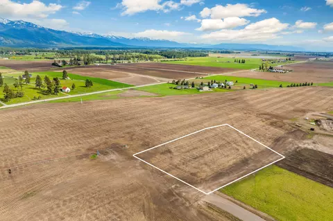 3008 Farmhouse Ct, Columbia Falls, MT 59912