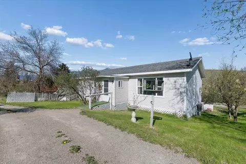 112 6th Ave E, Eureka, MT 59917