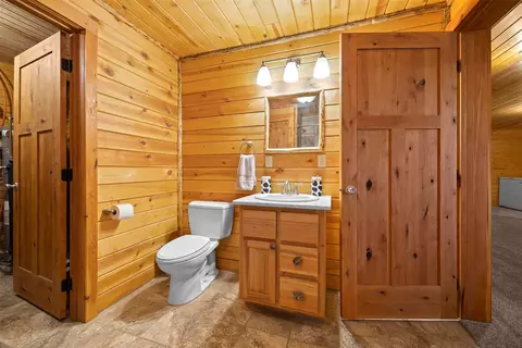 Bath - 35800 Cat Face Rd, Bonner, MT 59823 photo 6 of 6