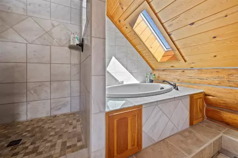 Bath - 35800 Cat Face Rd, Bonner, MT 59823 photo 3 of 6