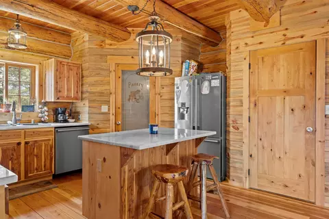Kitchen - 35800 Cat Face Rd, Bonner, MT 59823 photo 3 of 4