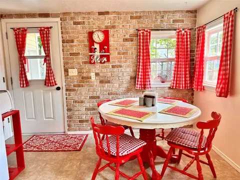 Dining - 302 N 6th St, Hamilton, MT 59840 photo 2 of 2