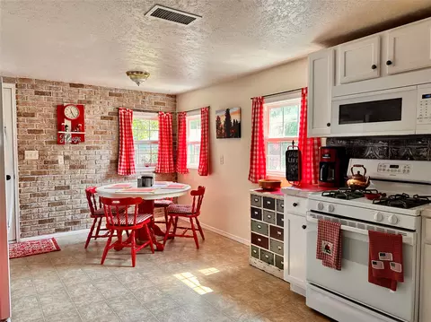 Kitchen - 302 N 6th St, Hamilton, MT 59840 photo 1 of 3