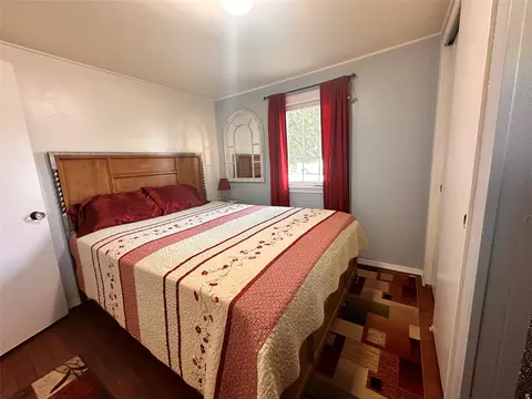 Bedroom - 302 N 6th St, Hamilton, MT 59840 photo 4 of 6