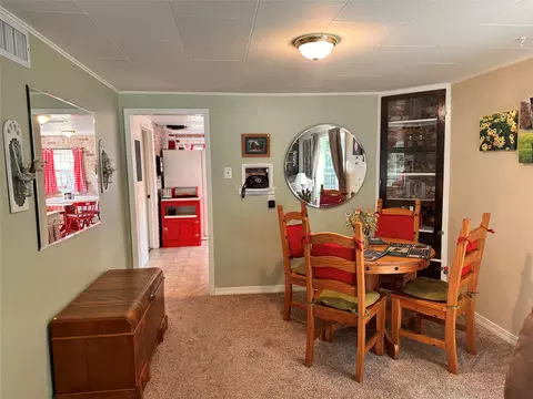 Dining - 302 N 6th St, Hamilton, MT 59840 photo 1 of 2