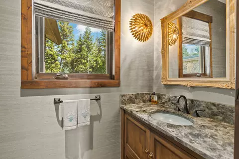 Bath - 116 Bitterroot Cove Ct, Marion, MT 59925 photo 6 of 7