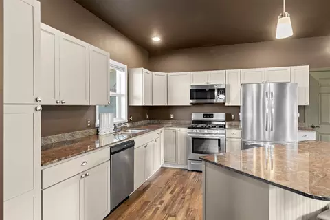 Kitchen - 846 Tay Cir, Hamilton, MT 59840 photo 2 of 3