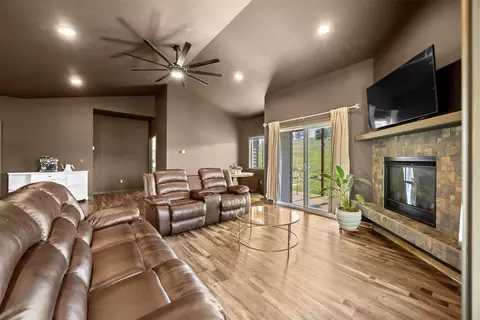 Living - 846 Tay Cir, Hamilton, MT 59840 photo 2 of 2