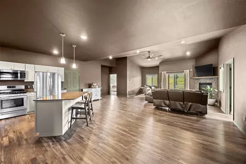 Living - 846 Tay Cir, Hamilton, MT 59840 photo 1 of 2