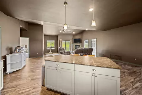 Kitchen - 846 Tay Cir, Hamilton, MT 59840 photo 3 of 3