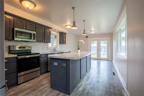 Kitchen - 925 8th Ave E, Kalispell, MT 59901 photo 4 of 4