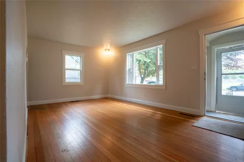 Living - 925 8th Ave E, Kalispell, MT 59901 photo 1 of 1