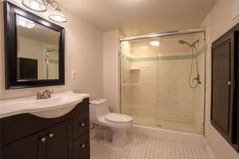 Bath - 925 8th Ave E, Kalispell, MT 59901 photo 2 of 2