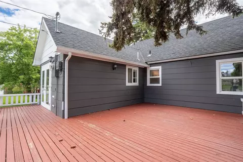 Exterior - 925 8th Ave E, Kalispell, MT 59901 photo 3 of 8