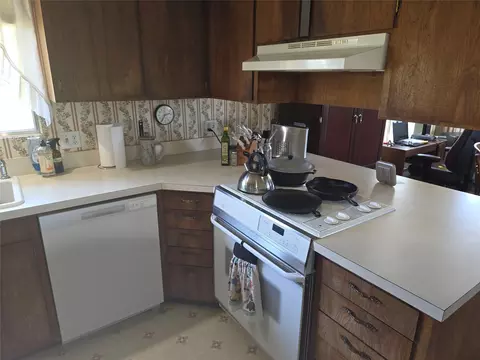 Kitchen - 82 Ricketts Rd, Hamilton, MT 59840 photo 1 of 2