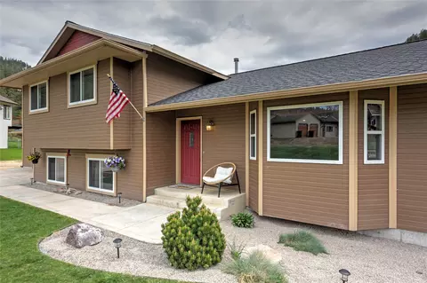 21133 Handley Loop, Clinton, MT 59825