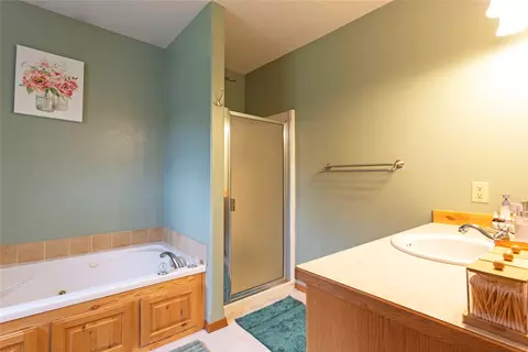 Bath - 21133 Handley Loop, Clinton, MT 59825 photo 1 of 4