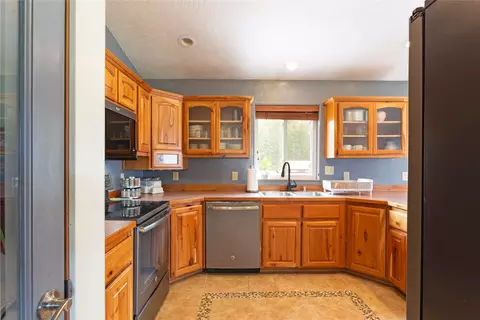 Kitchen - 21133 Handley Loop, Clinton, MT 59825 photo 3 of 3