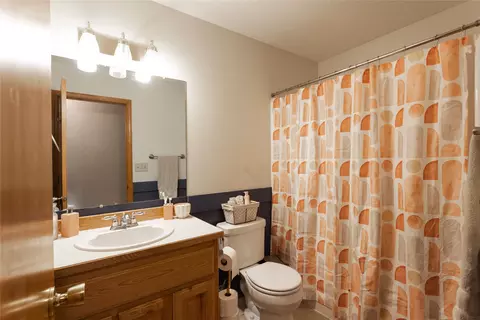 Bath - 21133 Handley Loop, Clinton, MT 59825 photo 3 of 4
