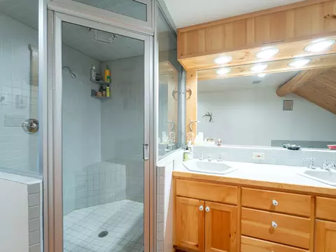 Bath - 405 Delrey Rd, Whitefish, MT 59937 photo 2 of 6
