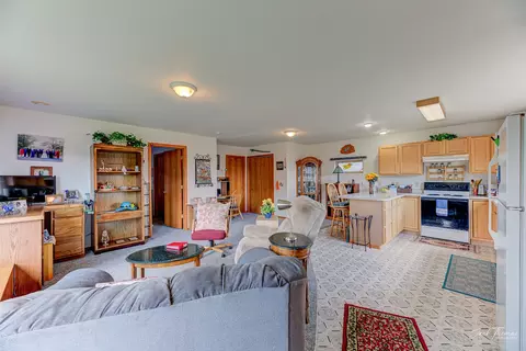 Living - 11 Fiddlers Grn, Clancy, MT 59634 photo 6 of 7