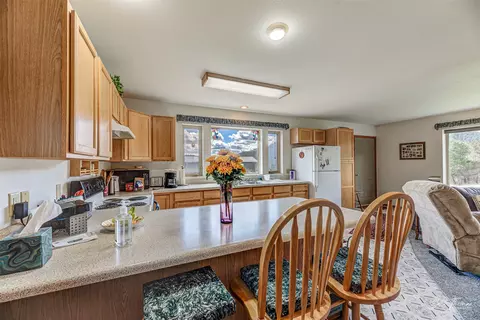 Kitchen - 11 Fiddlers Grn, Clancy, MT 59634 photo 7 of 8
