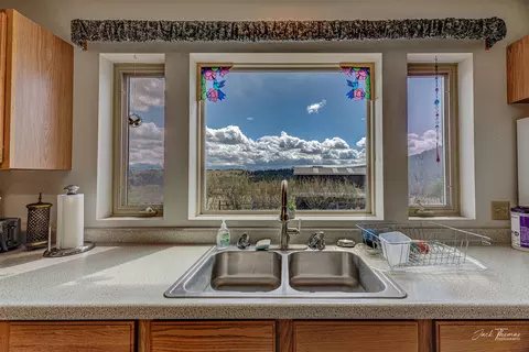 Kitchen - 11 Fiddlers Grn, Clancy, MT 59634 photo 8 of 8