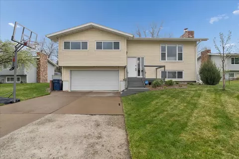 2013 13th St SW, Great Falls, MT 59404