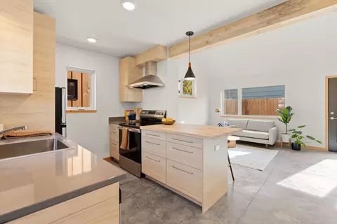 1018 Charlo St, Missoula, MT 59802
