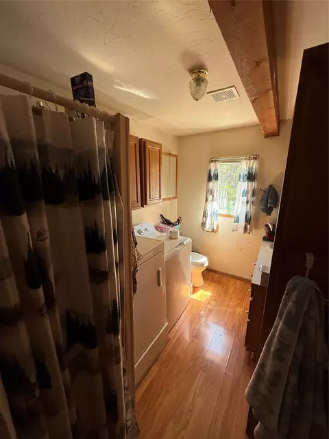 Bath - 1500 Elk Creek Rd, Libby, MT 59923 photo 2 of 3