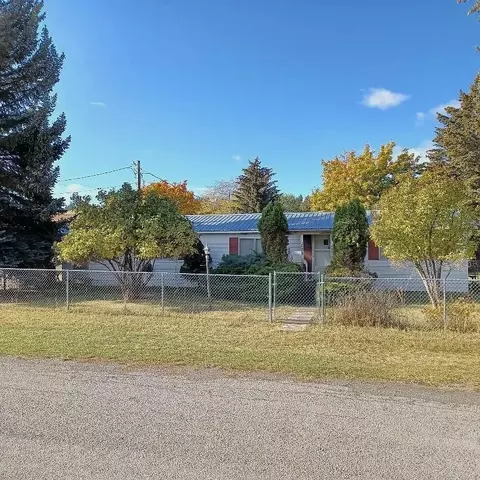 961 3rd Ave E, Eureka, MT 59917