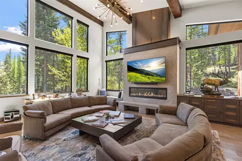 600 Whitefish Hills Dr, Whitefish, MT 59937