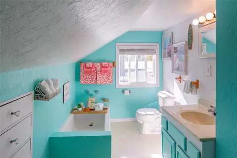 Bath - 1302 Montana Ave, Libby, MT 59923 photo 3 of 3