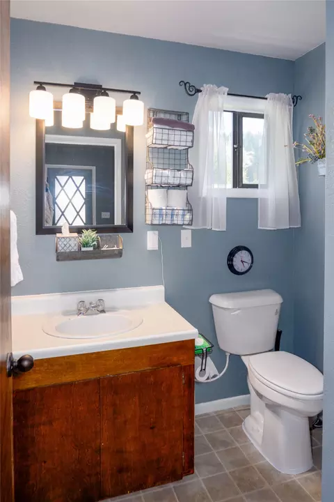 Bath - 1302 Montana Ave, Libby, MT 59923 photo 1 of 3